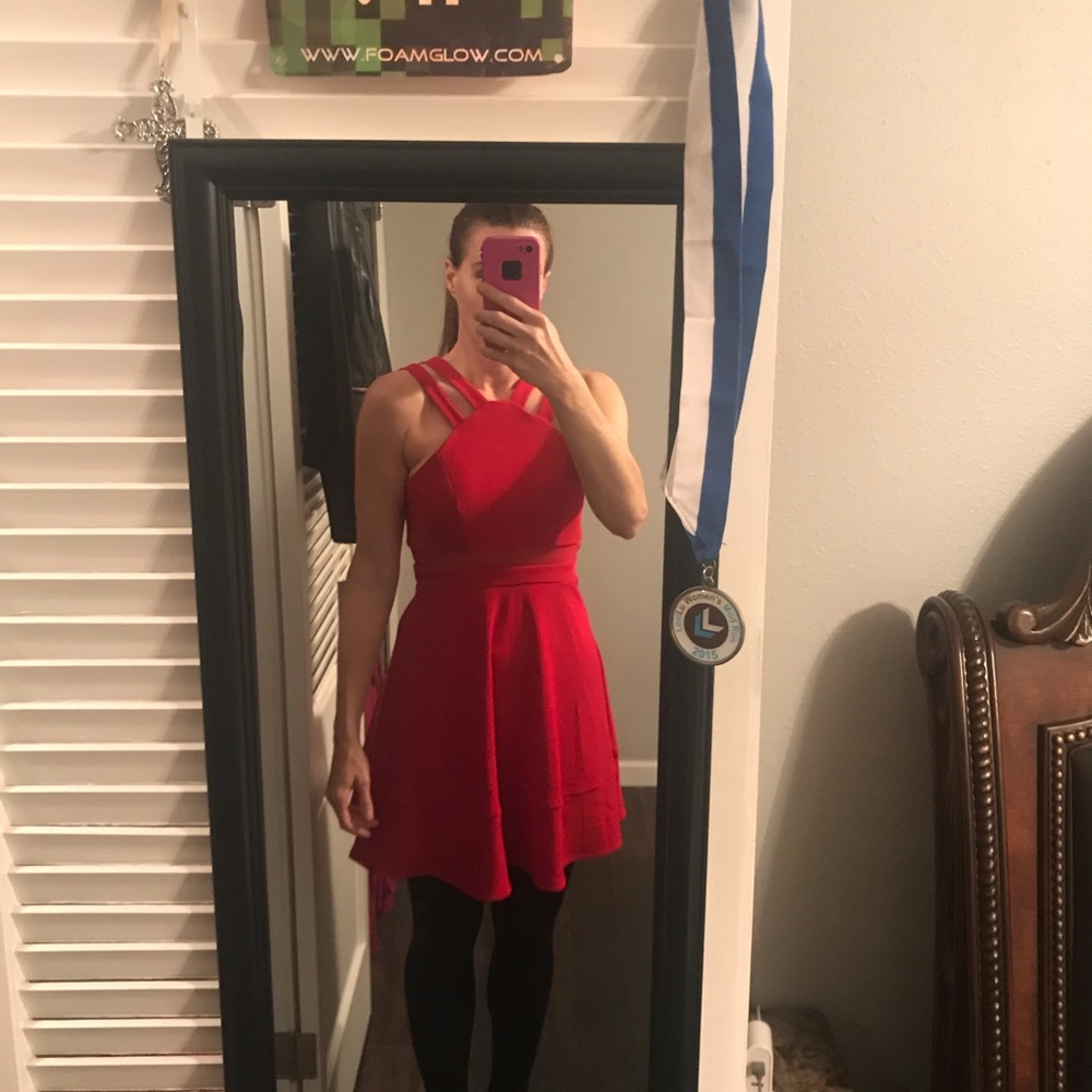 Red Dress - Picture 4 of 8